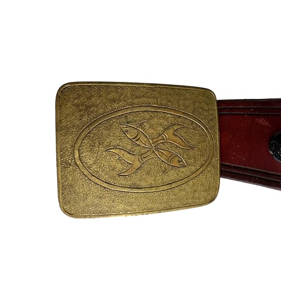 Vintage Koi Fish Engraved Leather Belt Men's 46.5" Red Gold-Tone Buckle Asian - Picture 2 of 10